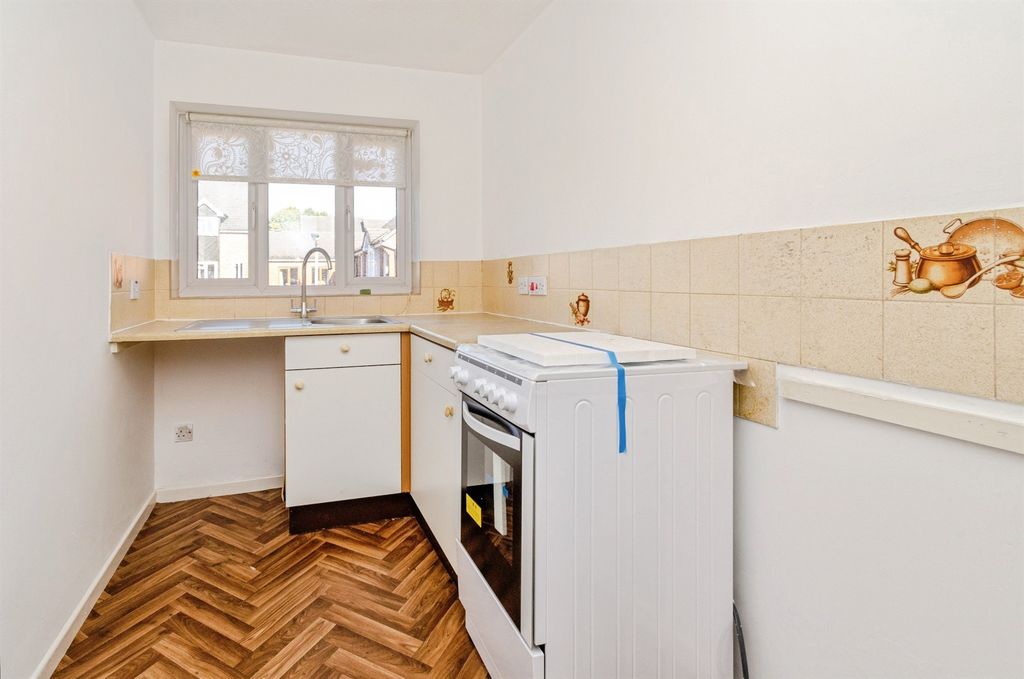 Property photo 3 of 16
