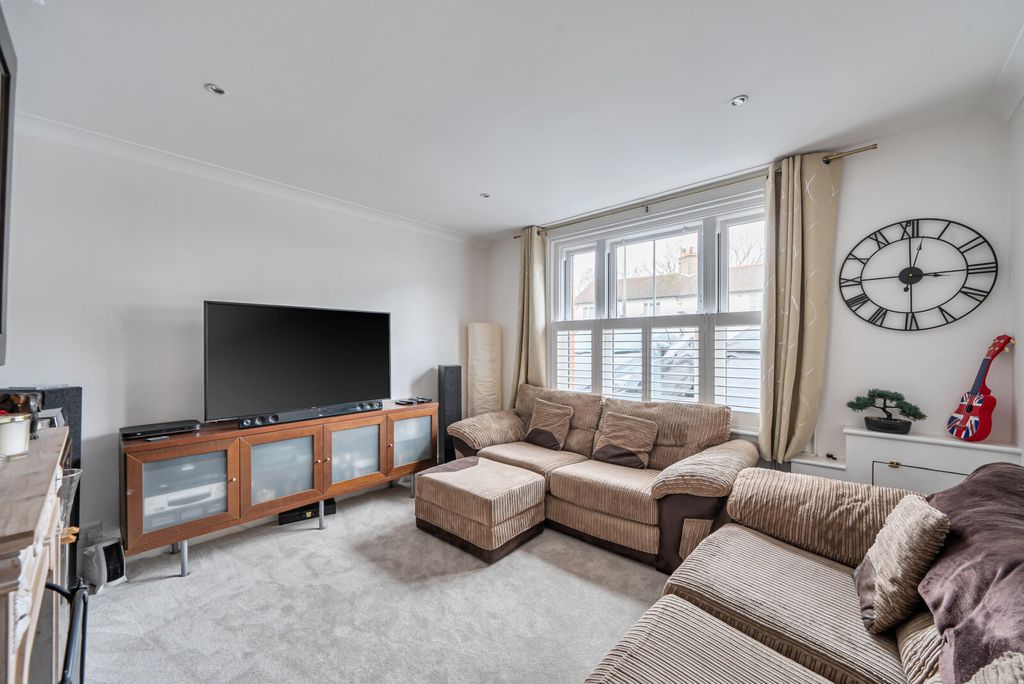 Property photo 2 of 13 Sitting Room