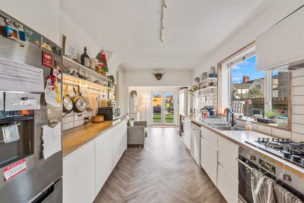 Property photo 3 of 30 Handc-217.Jpg