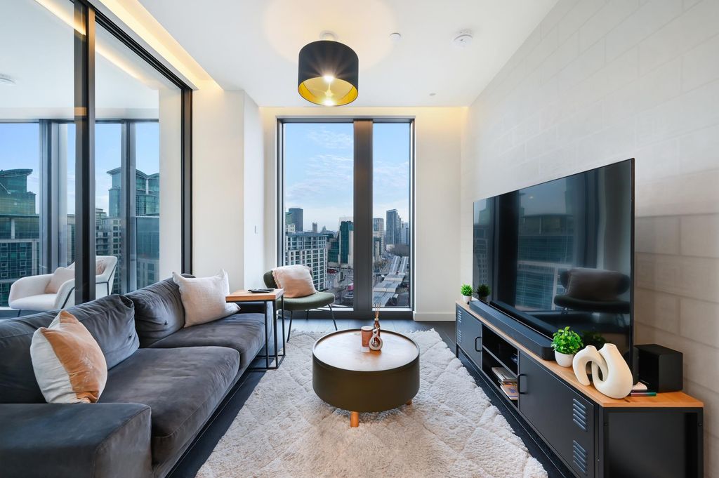 Property photo 3 of 25