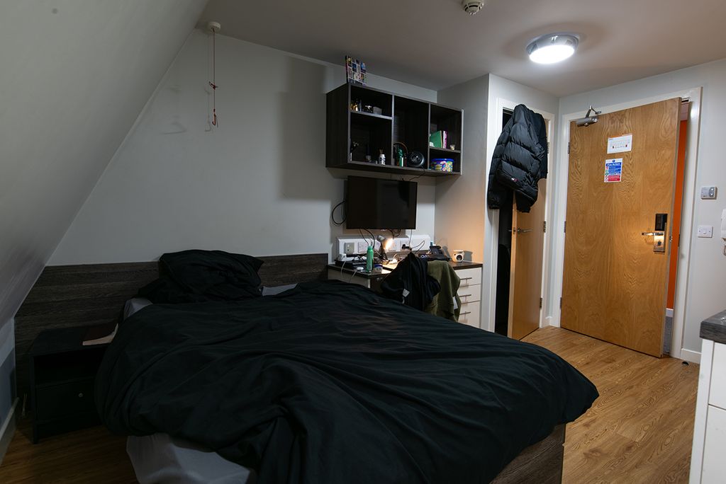 Property photo 2 of 16