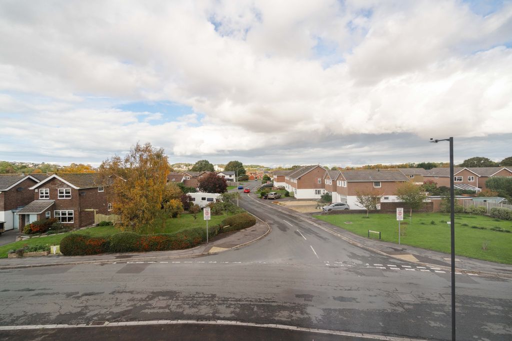 Property photo 2 of 16 12