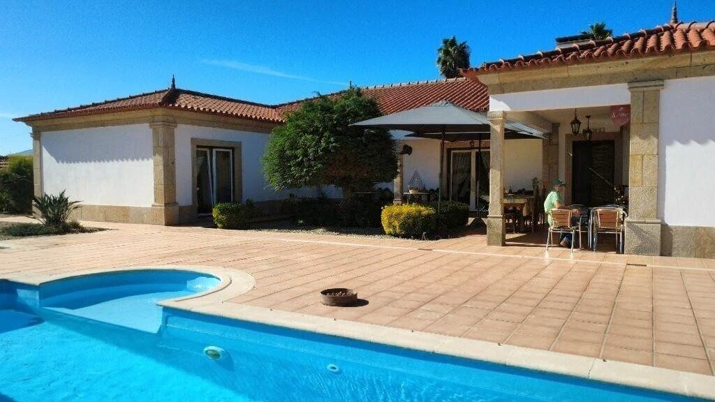 Property photo 1 of 51 Single-Story Villa In Mentrestido - Vn Cerveira