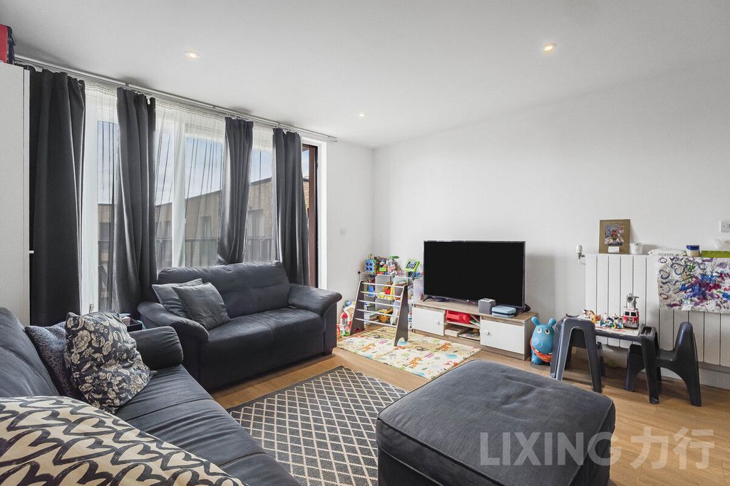 Property photo 2 of 14