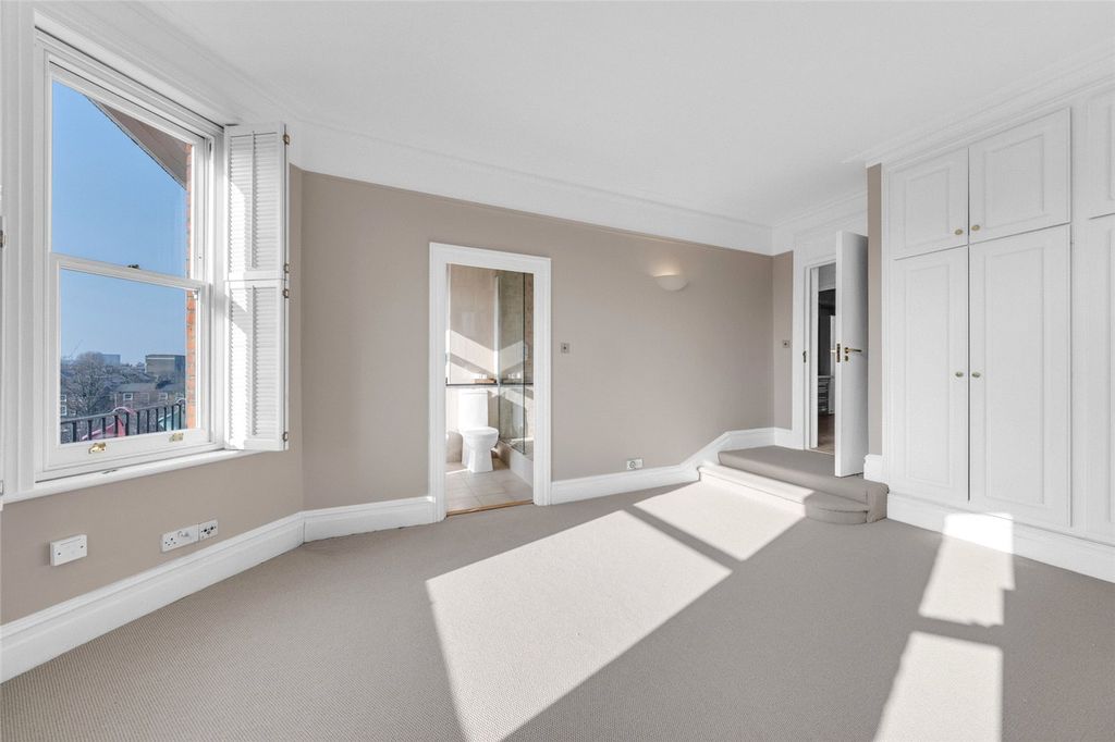 Property photo 3 of 21 Picture No. 13