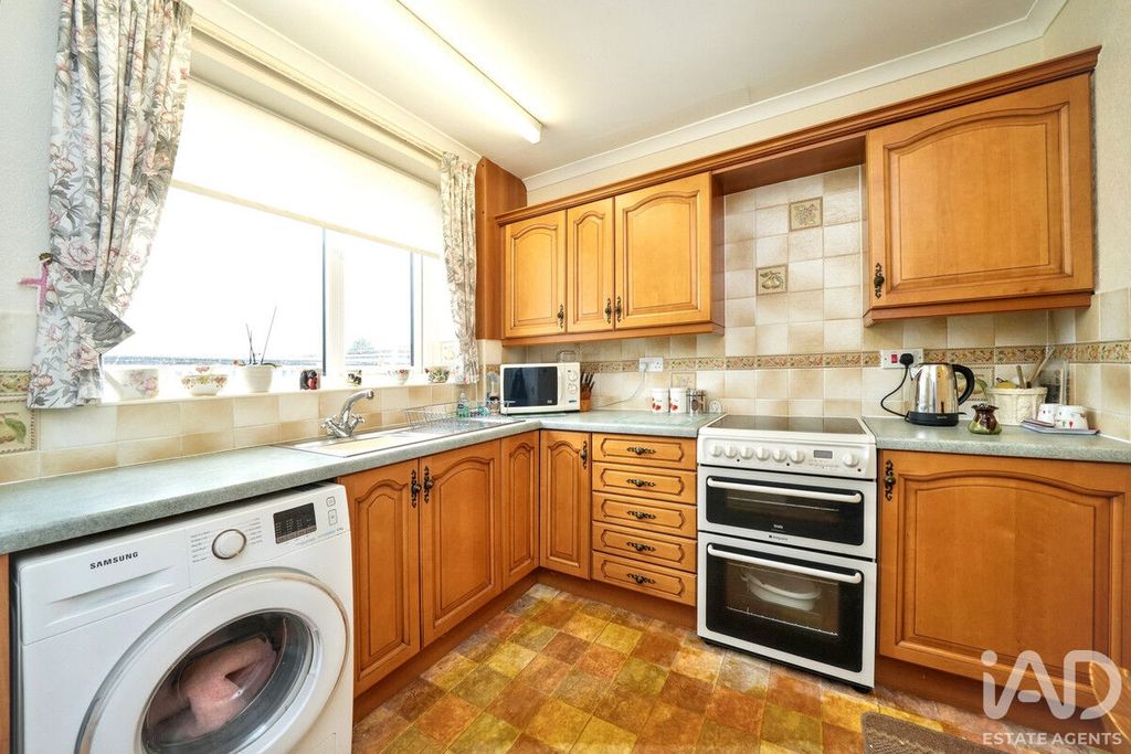 Property photo 3 of 25