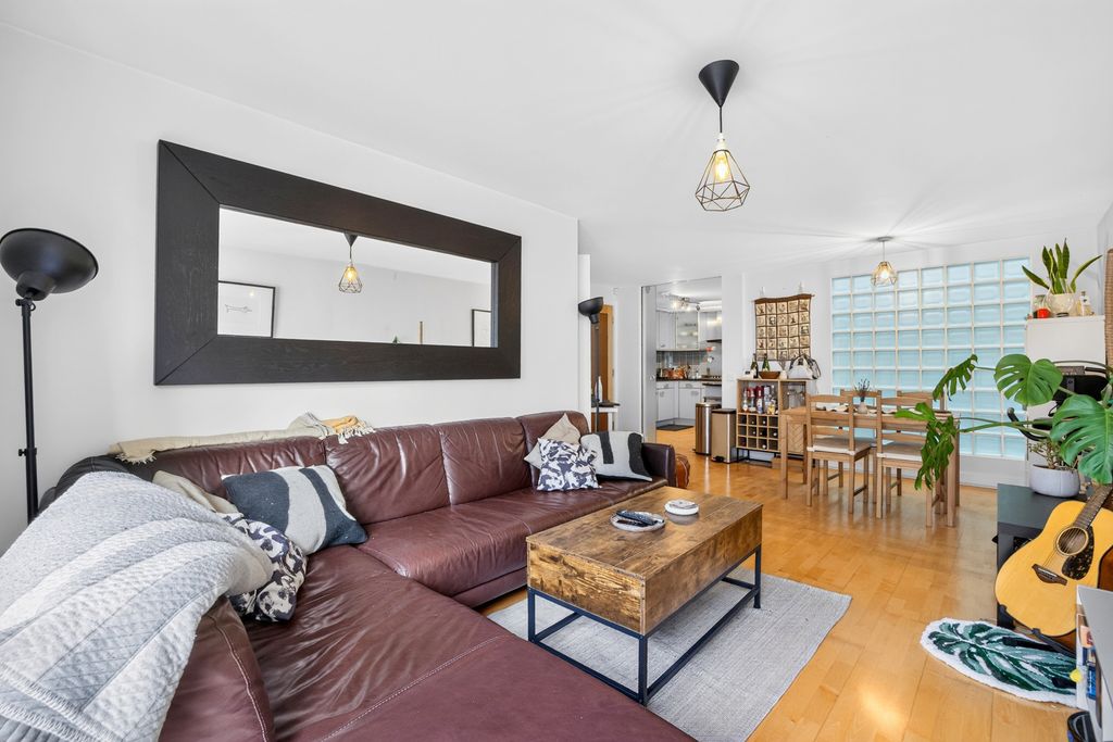 Property photo 2 of 25 Pbox-Img.Jpg
