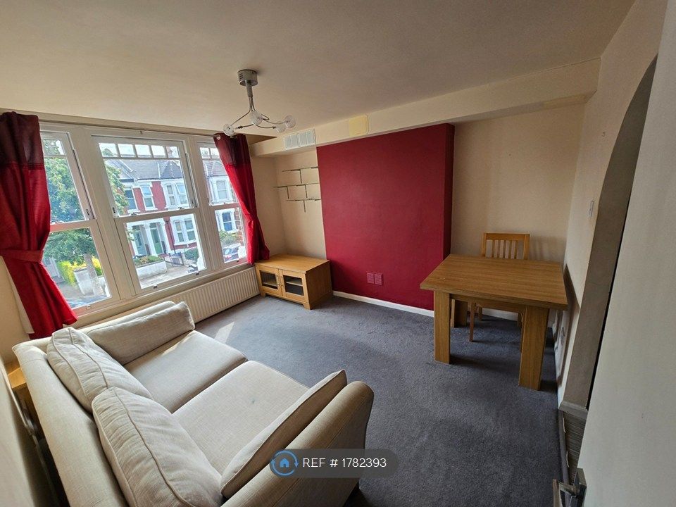 Property photo 2 of 9