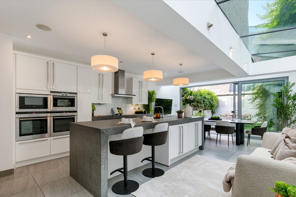 Property photo 1 of 36 Kitchen/Dining