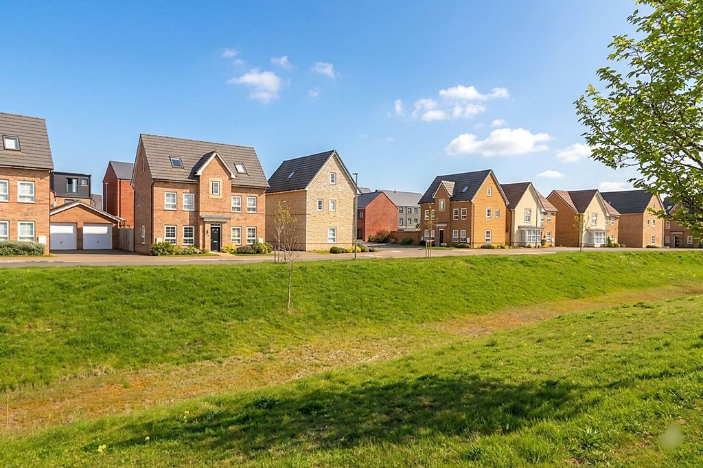 Property photo 1 of 16 Picture No. 18