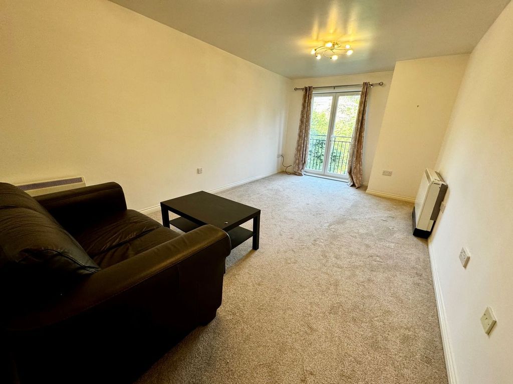 Property photo 3 of 8