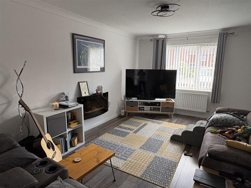 Property photo 2 of 9