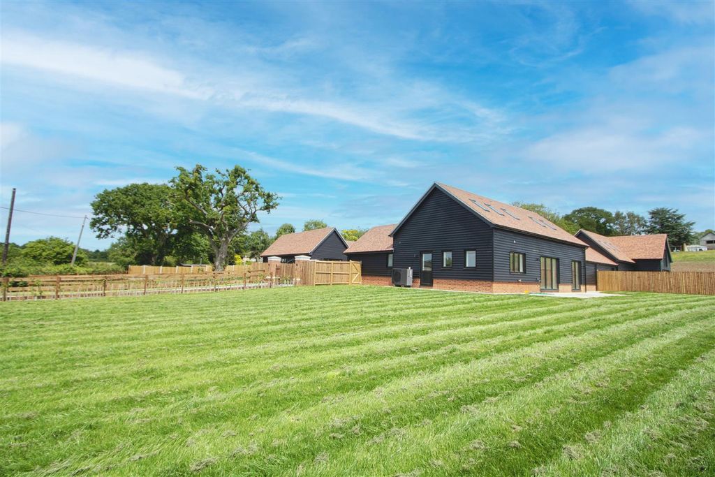 Property photo 1 of 12 Out11 Copy.Jpg