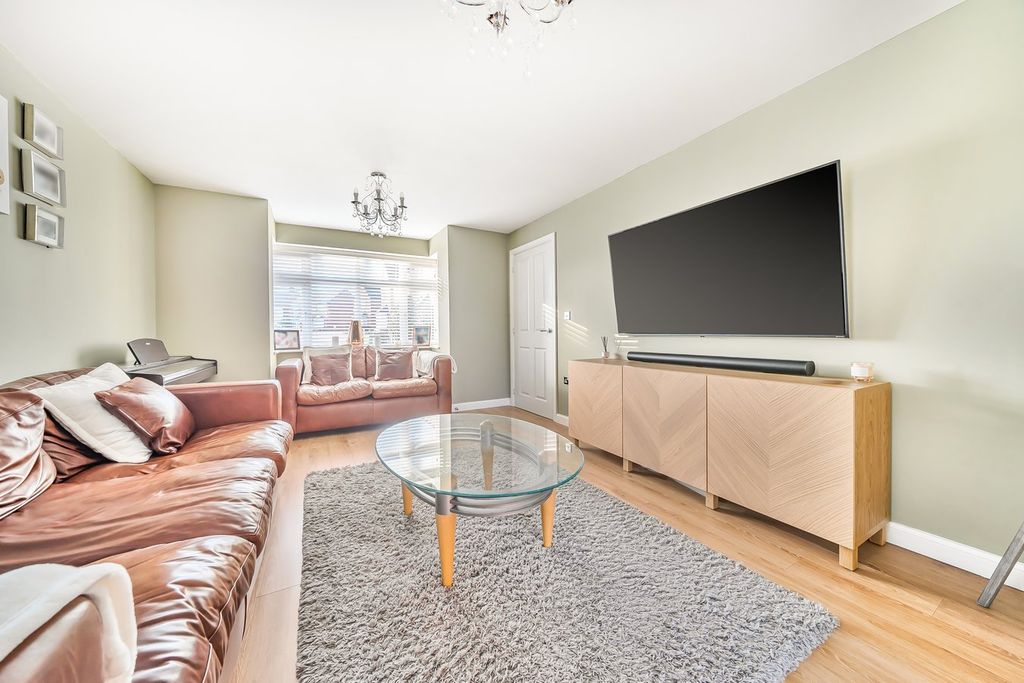 Property photo 3 of 25