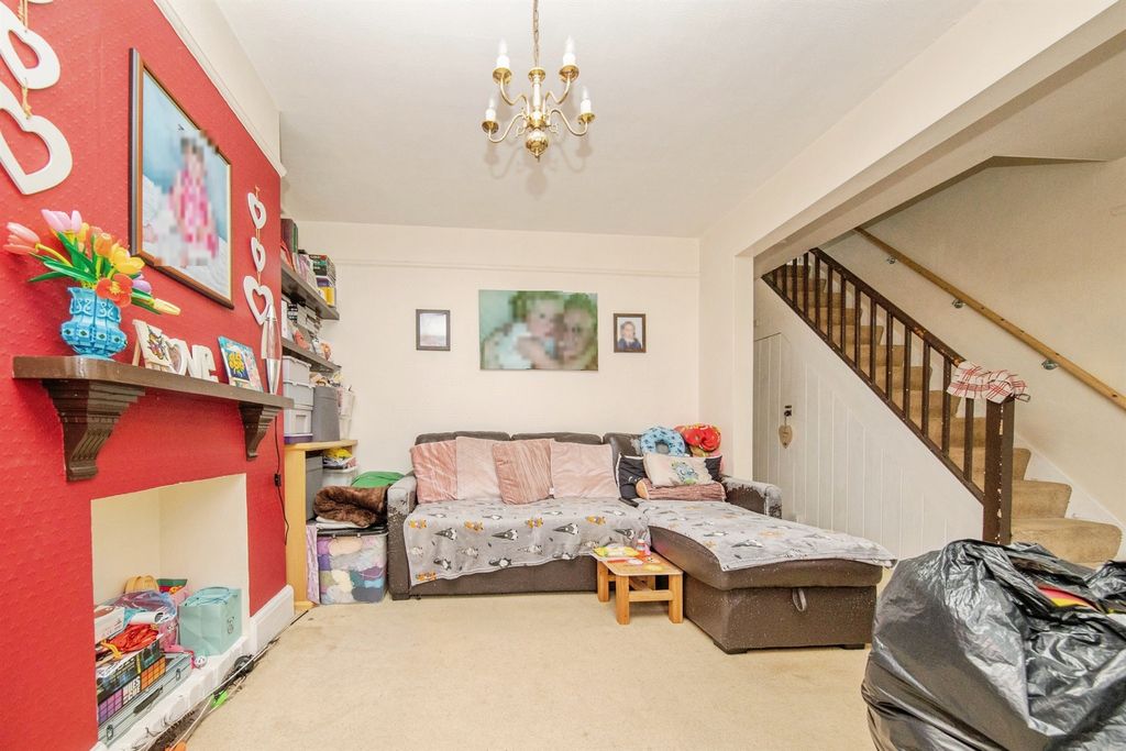 Property photo 2 of 16