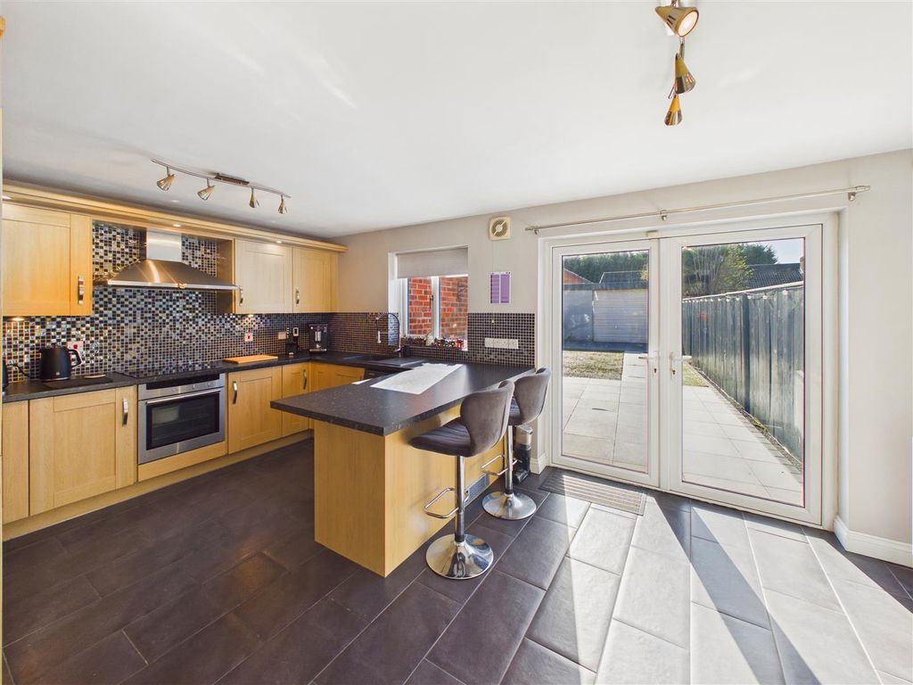 Property photo 3 of 13 Living Kitchen