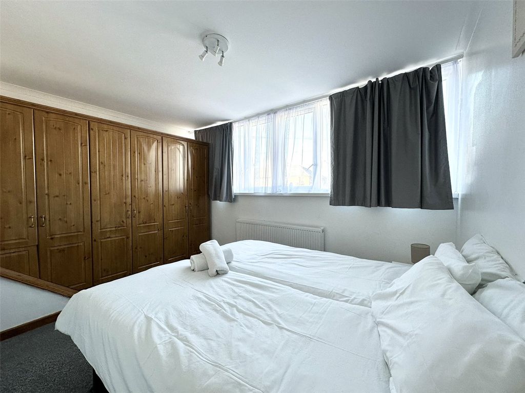 Property photo 3 of 21 Master Bedroom