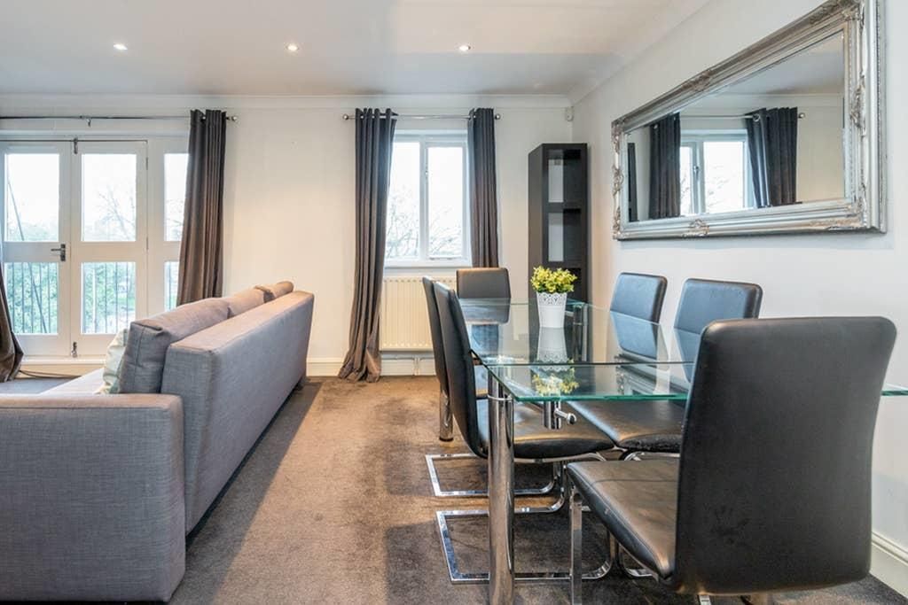 Property photo 3 of 24