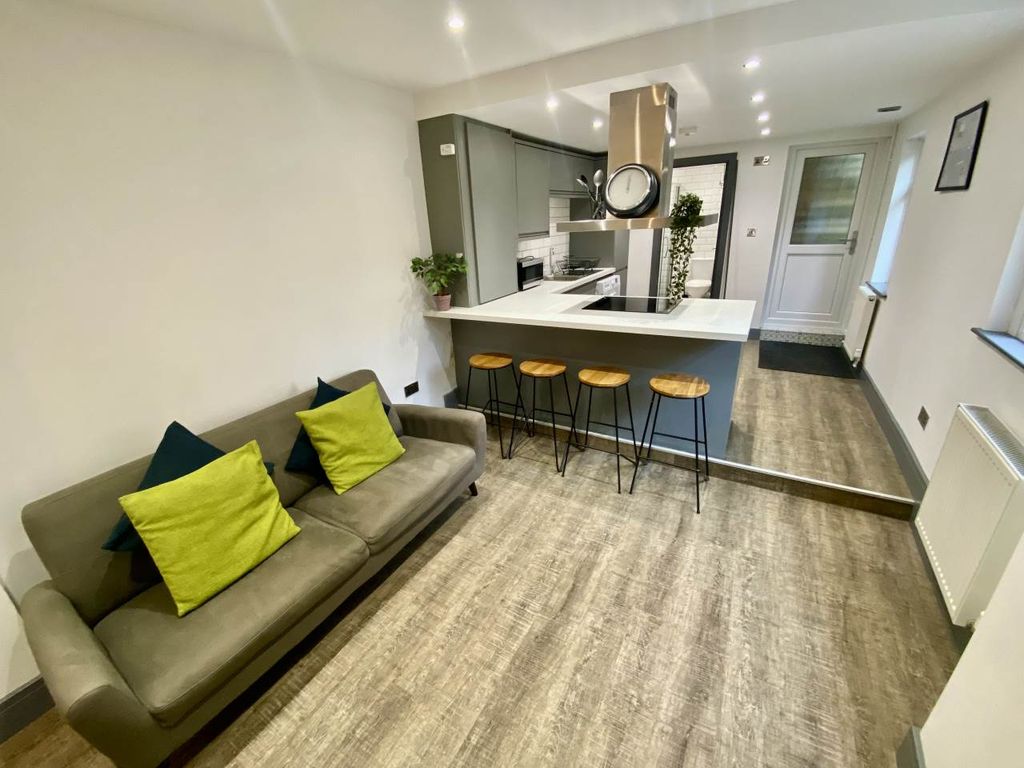 Property photo 2 of 20 Img_9740