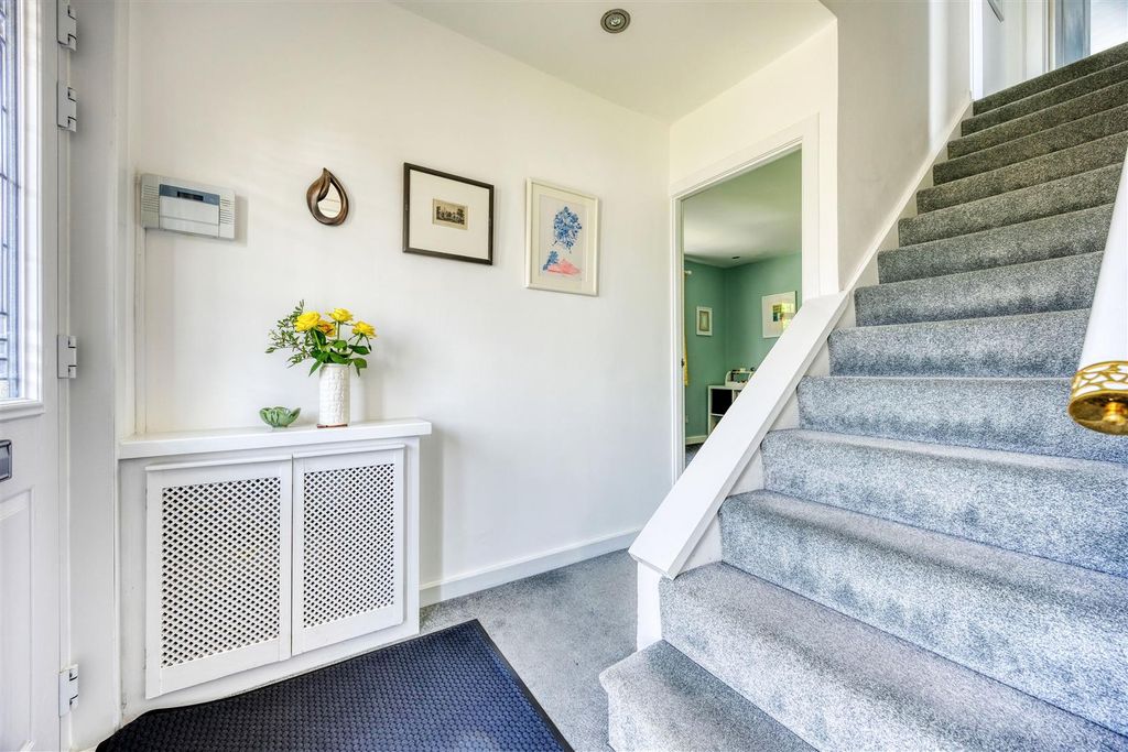 Property photo 3 of 40 15_Crawford_Ave_Lenzie_013.Jpeg