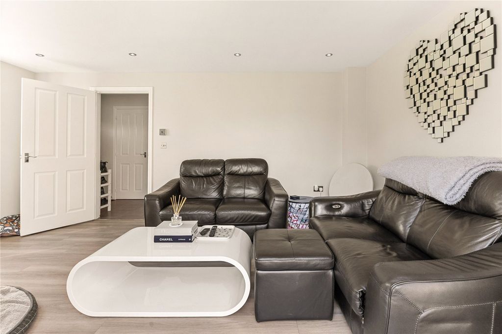 Additional image 9 of 3 bed detached house for saleBellflower Close, Lyde Green, Bristol, Gloucestershire BS16