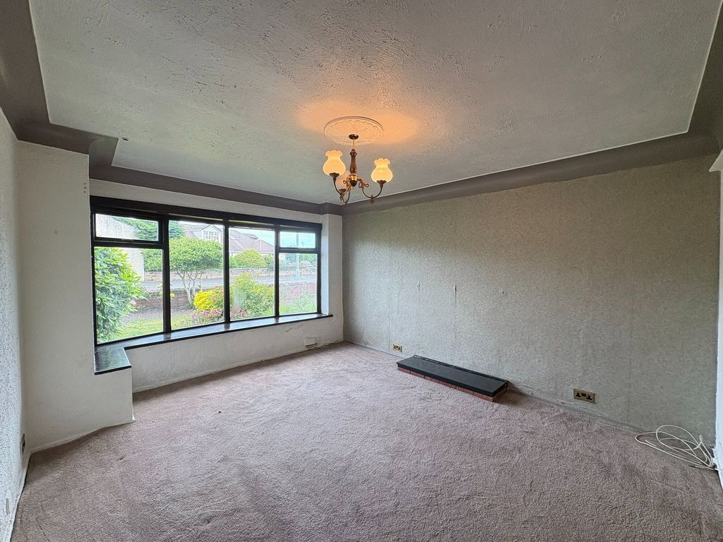 Property photo 2 of 43