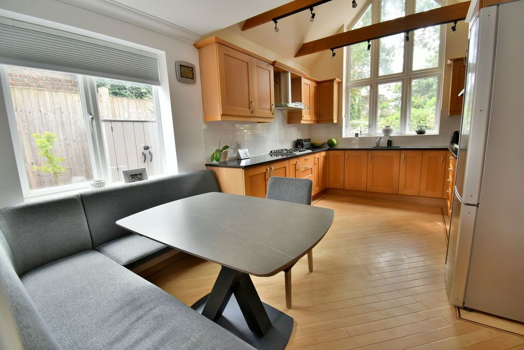 Property photo 3 of 22