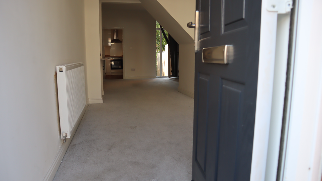 Property photo 2 of 26
