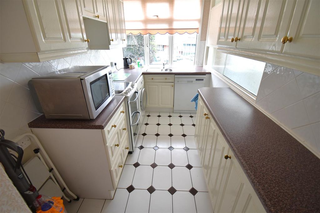Additional image 7 of 2 bed flat for saleGrange Court Road, Westbury-On-Trym, Bristol BS9
