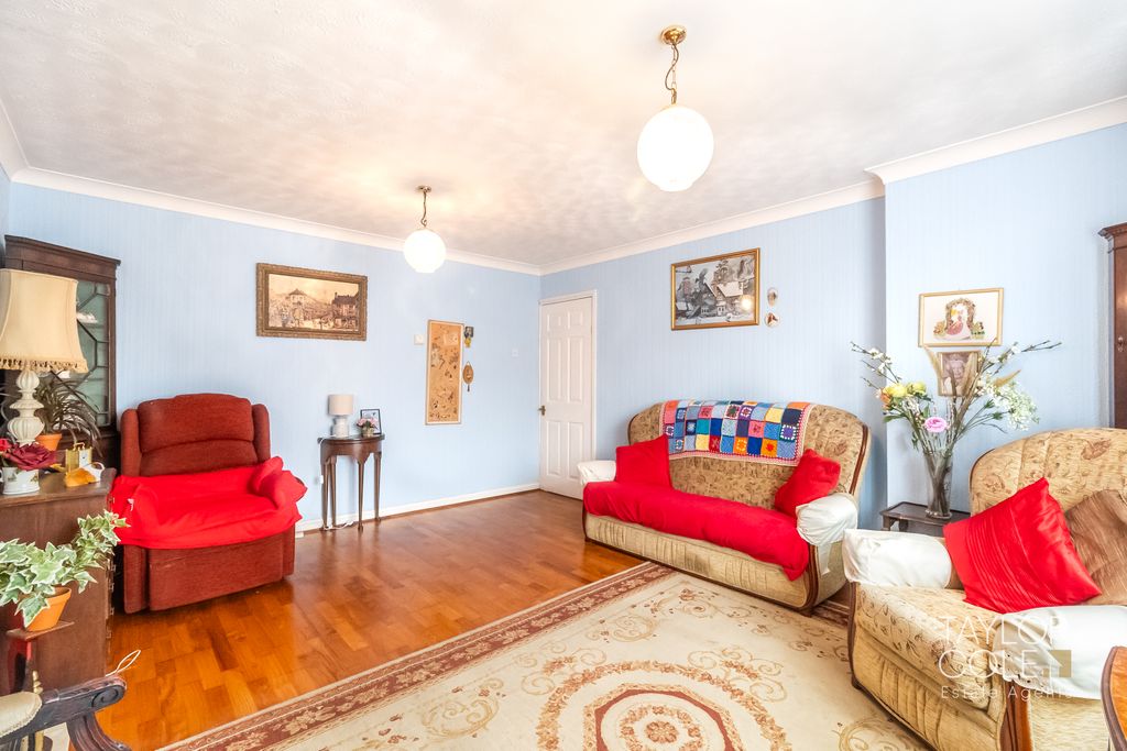 Property photo 3 of 13