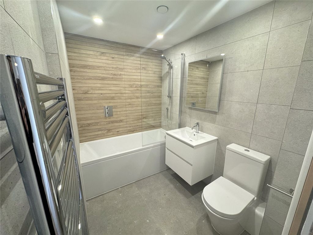 Property photo 2 of 9 Flat 203