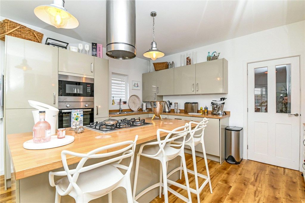 Property photo 3 of 20 Picture No. 30