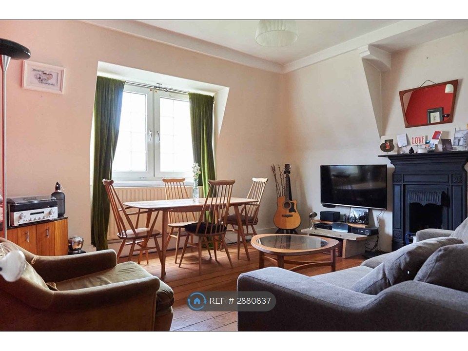 Property photo 2 of 10 Living Room