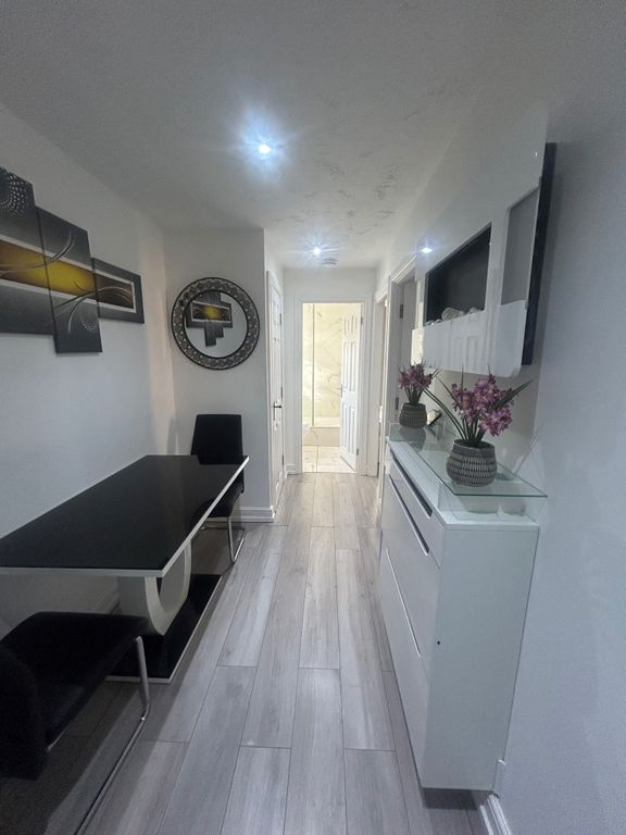 Property photo 3 of 7 6