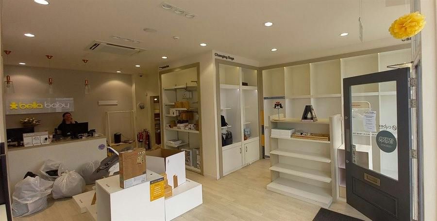 Property photo 3 of 3 5860 Richmond Rd Int2.Jpg