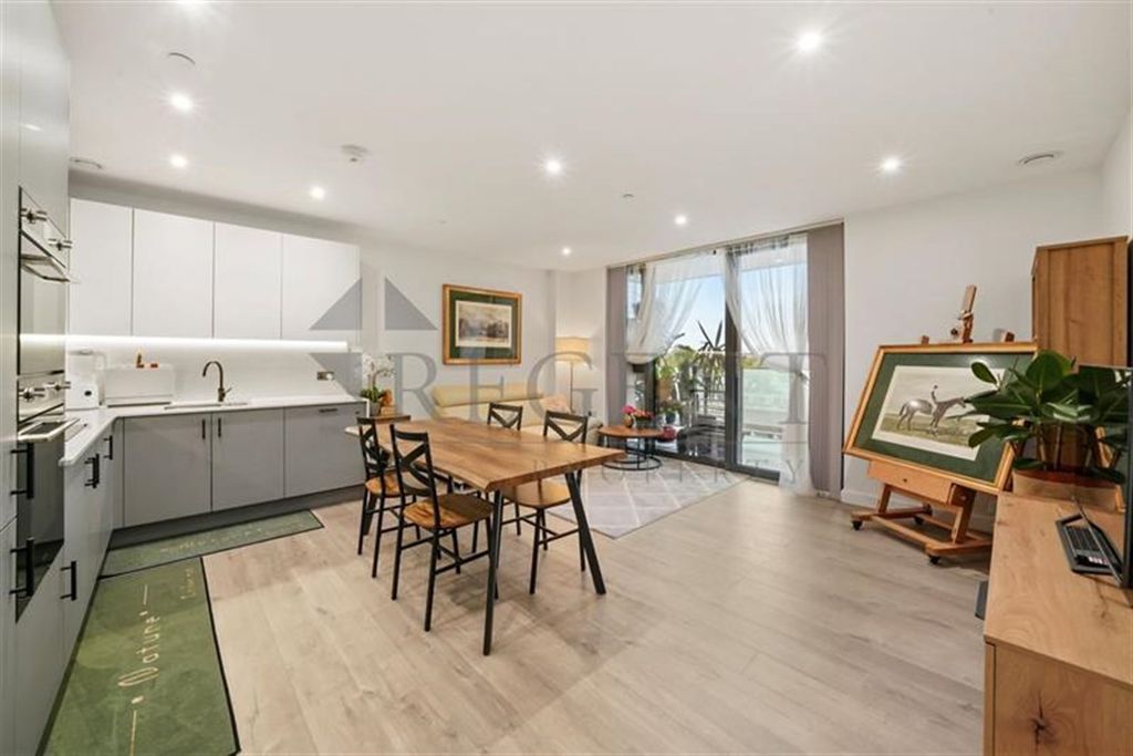 Property photo 1 of 15 (Main)