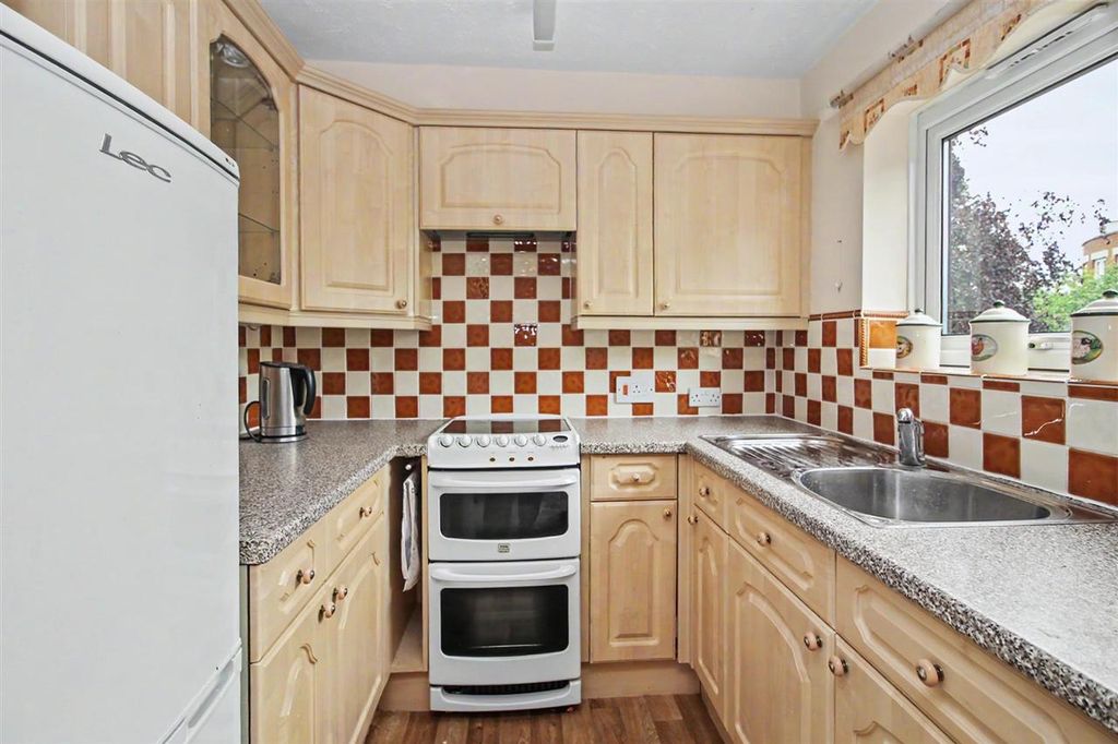 Property photo 3 of 14