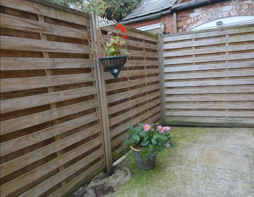 Property photo 3 of 10 Courtyard.Jpg