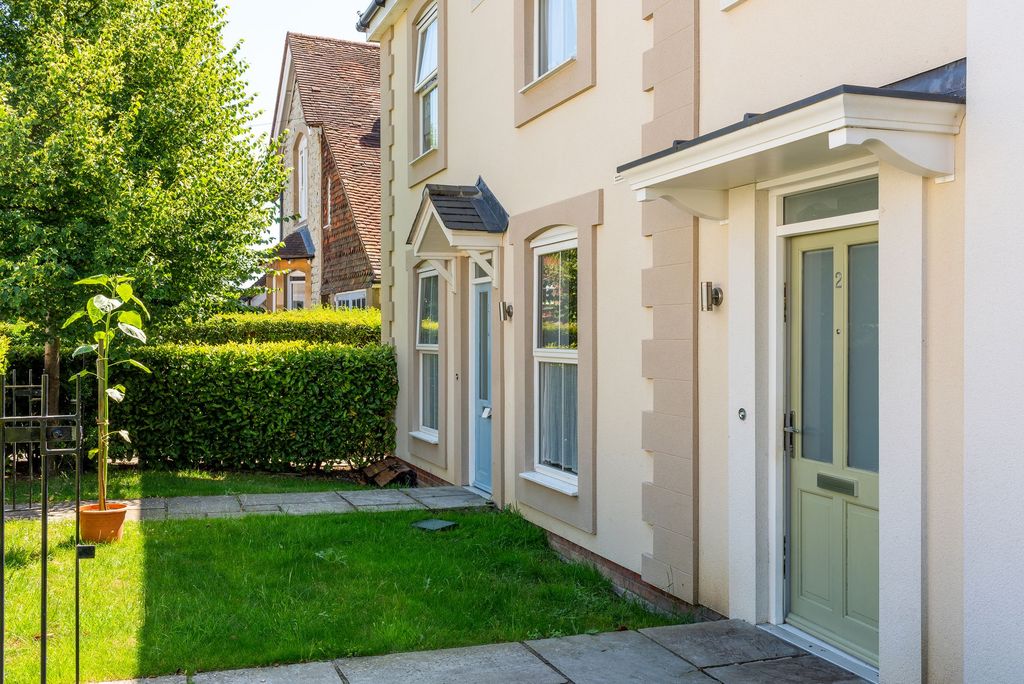 Property photo 2 of 12