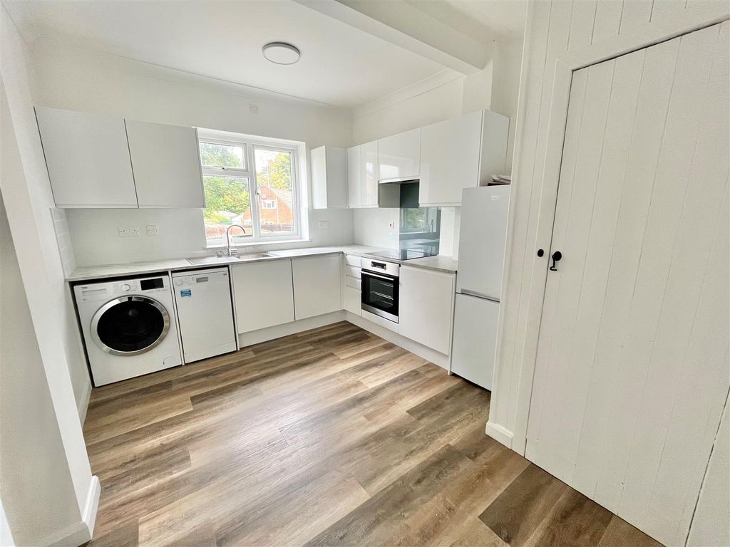 Property photo 1 of 5 Kitchen Diner