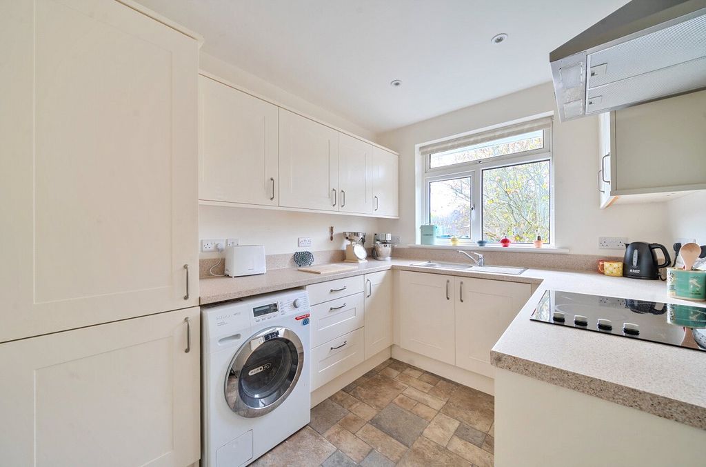 Property photo 3 of 14 Kitchen
