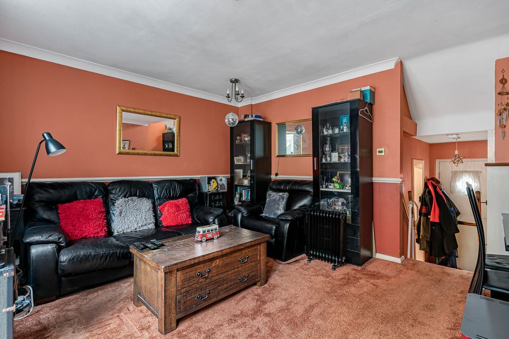 Property photo 3 of 11