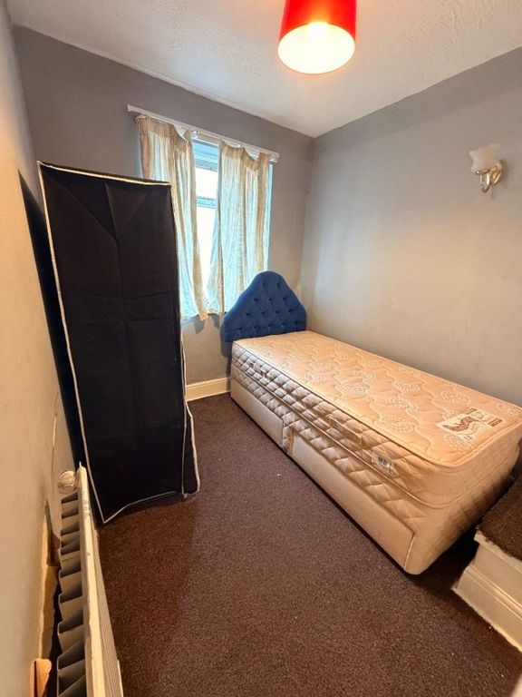 Property photo 2 of 3