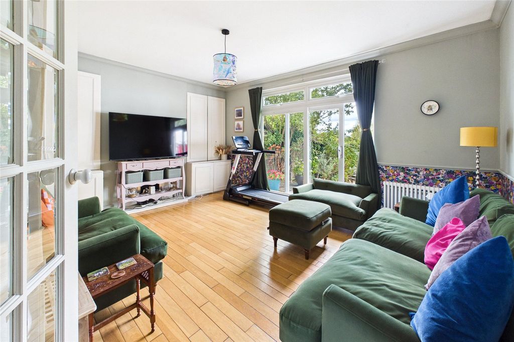 Property photo 3 of 21 Picture No. 17