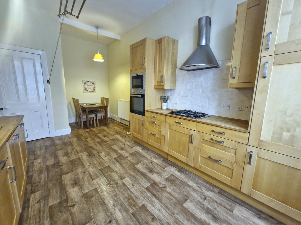 Property photo 3 of 5 Kitchen