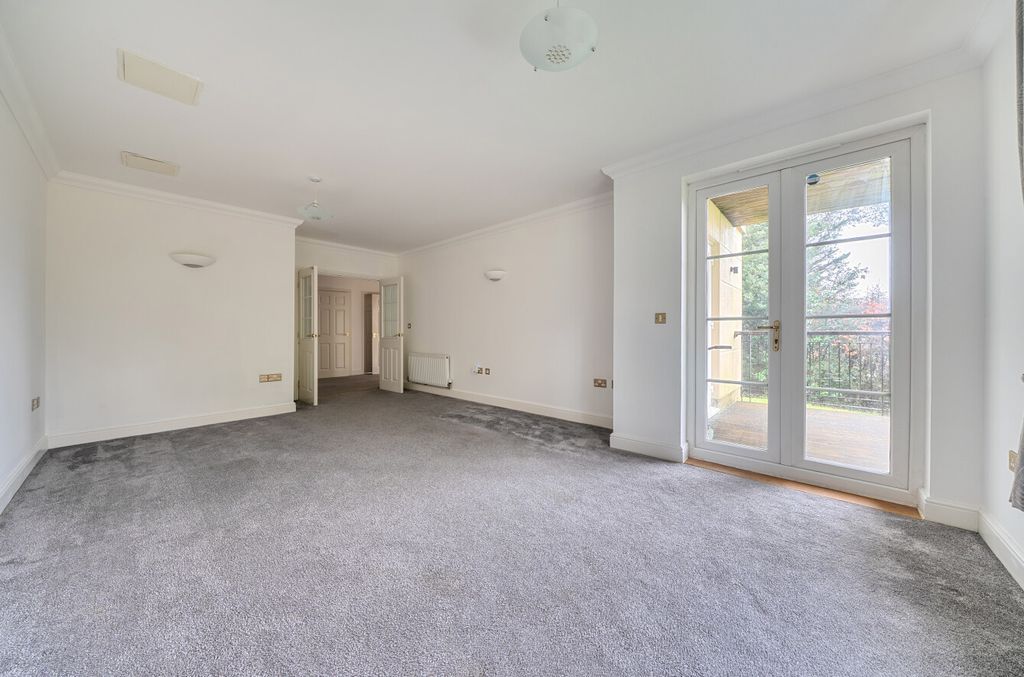 Property photo 3 of 20 1398166-11-69665B...