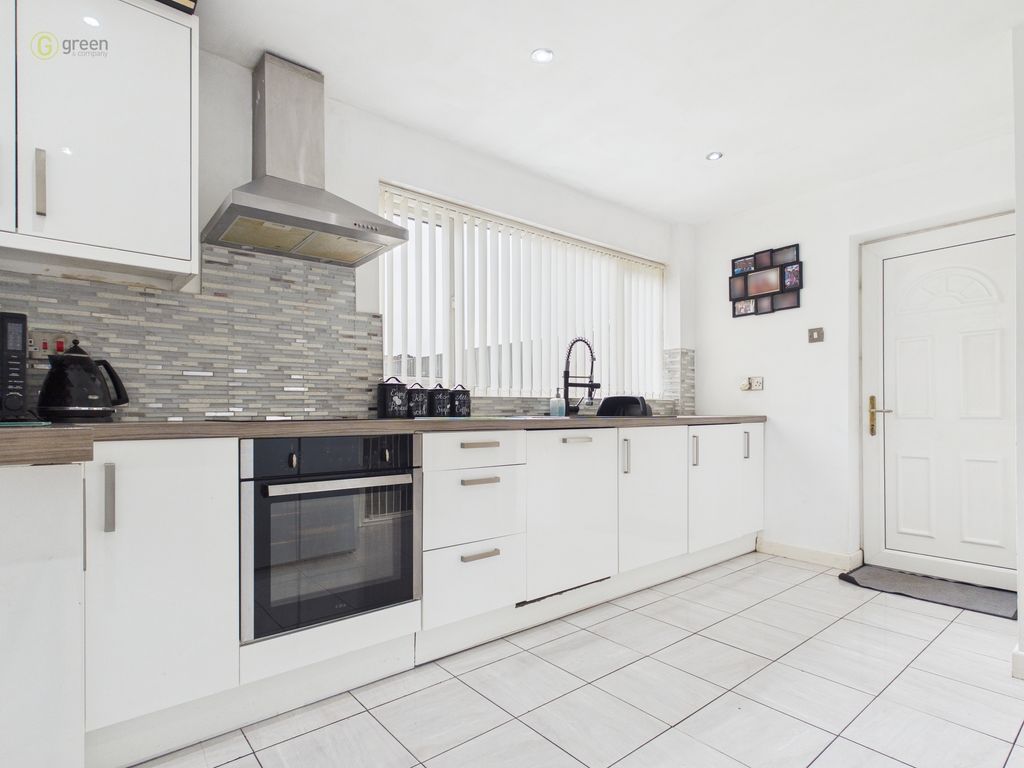 Property photo 3 of 35 Cam01332G0Pr0675Still008