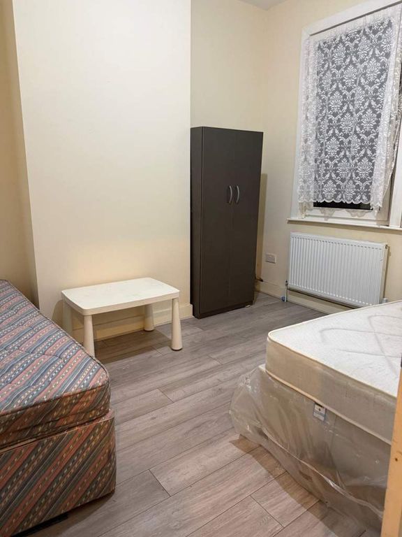 Property photo 1 of 3