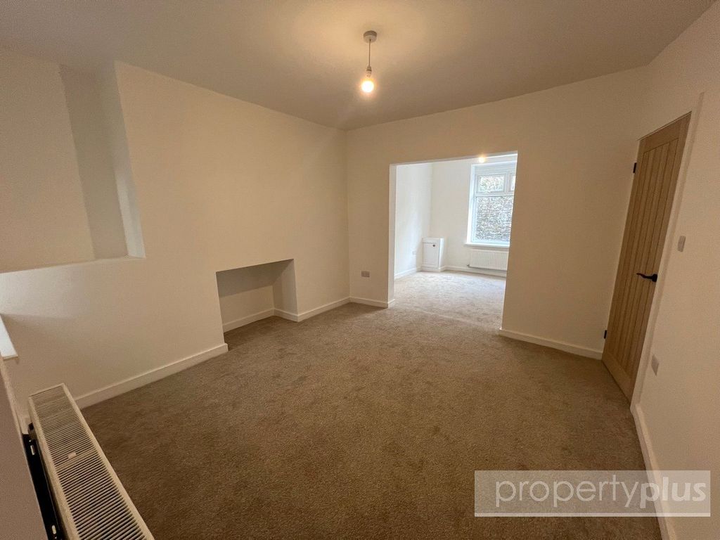 Property photo 2 of 23 Picture No. 14