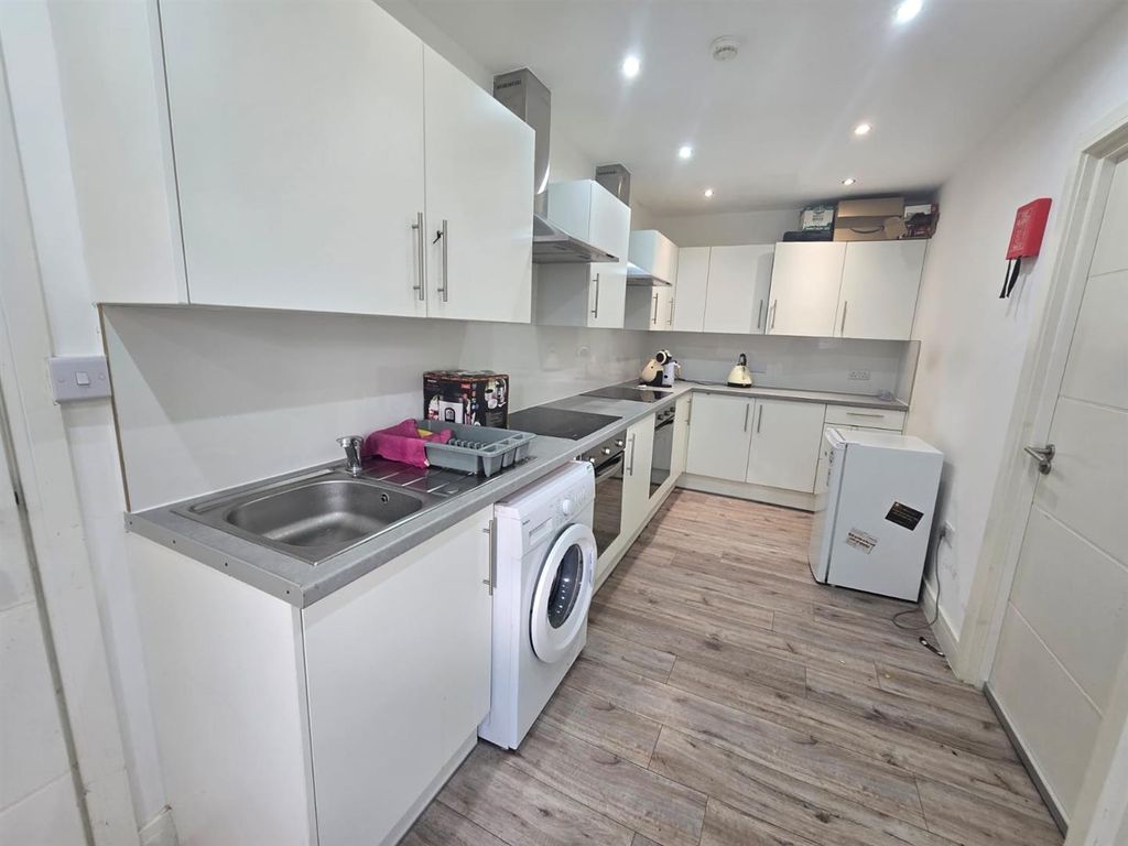 Property photo 2 of 6 Whatsapp Image 2025-11-18 At 13.08.50_87Beb07A.Jpg